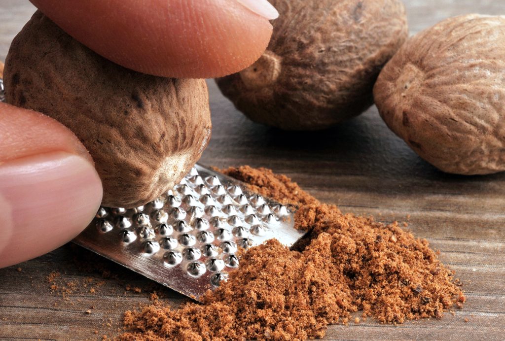 How to Attract Luck with nutmeg and sea salt in your shoe