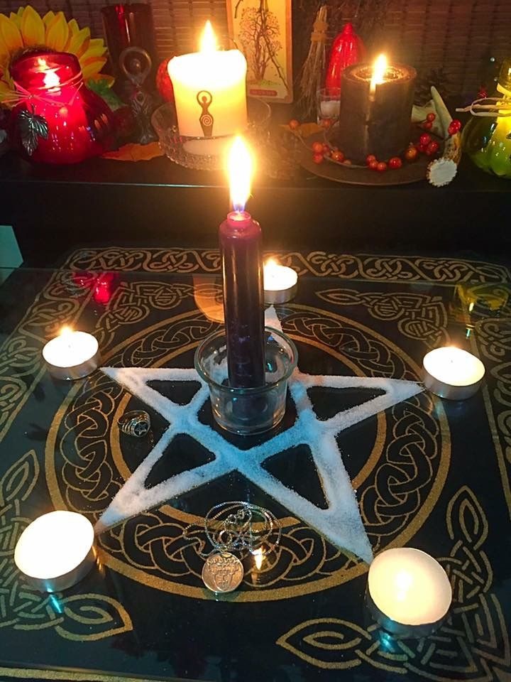 8 Money Attraction Spells To Manifest Wealth, Prosperity, and Abundance