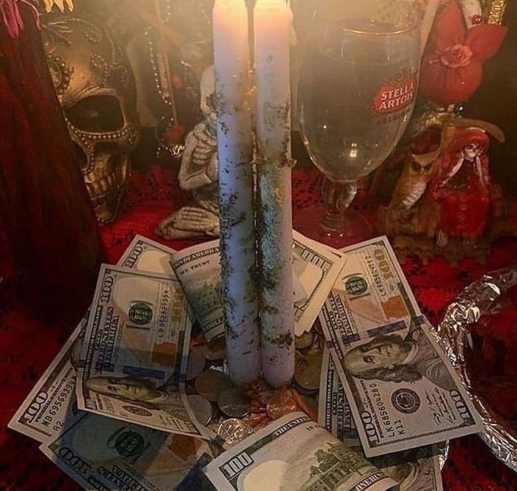 8 Money Attraction Spells To Manifest Wealth, Prosperity, and Abundance