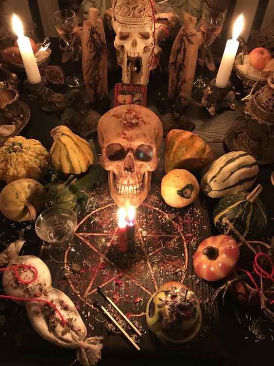 8 Money Attraction Spells To Manifest Wealth, Prosperity, and Abundance