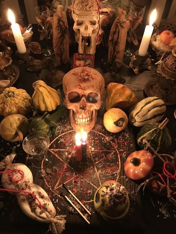 8 Money Attraction Spells To Manifest Wealth, Prosperity, and Abundance