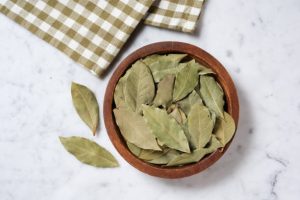 Bay Leaves Under the Bed: A Simple Ritual to Attract Money 2025 Bay Leaves Under the Bed: A Simple Ritual to Attract Money